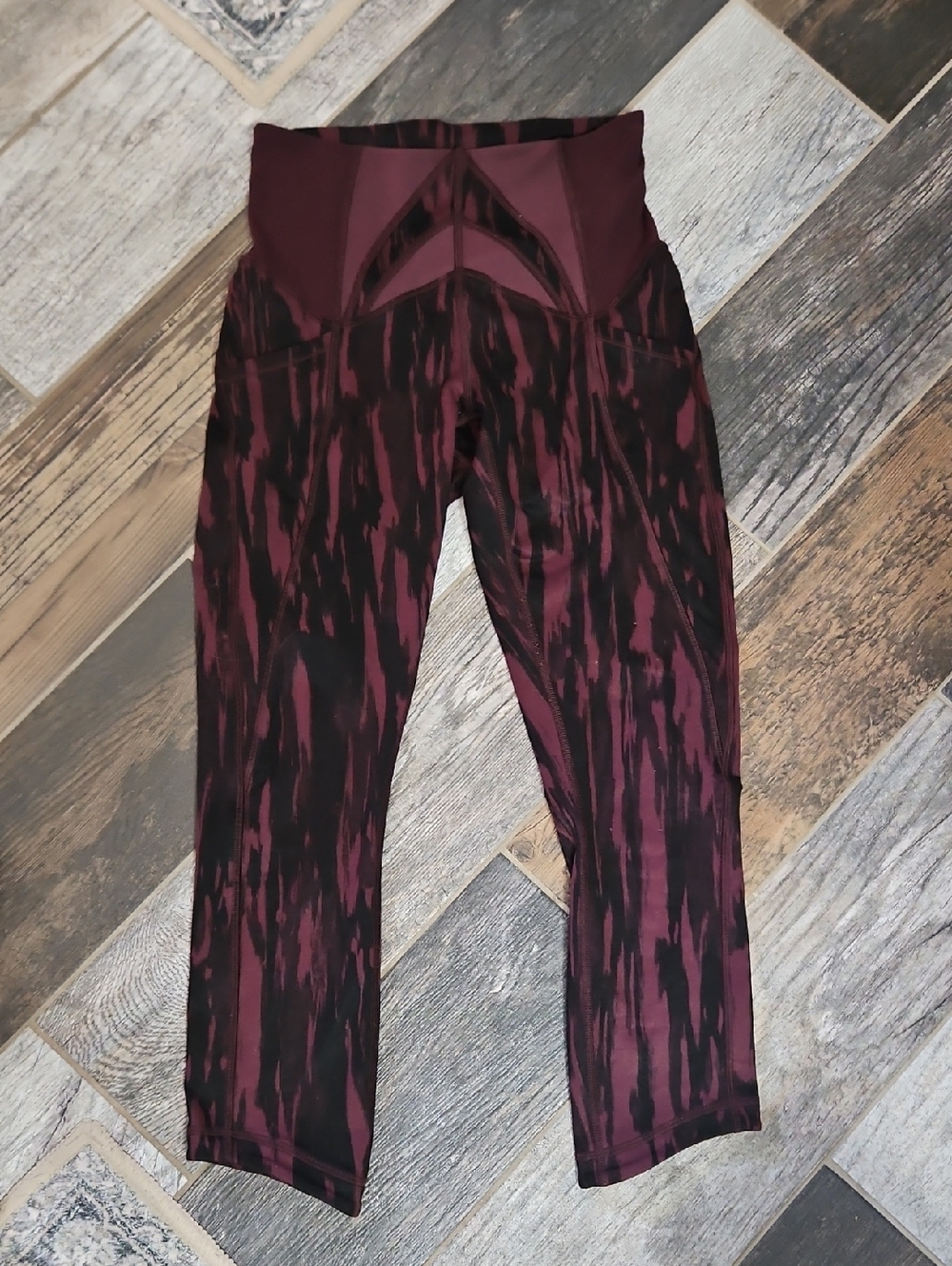 Lululemon High-Waist Maroon & Black Patterned Active Leggings